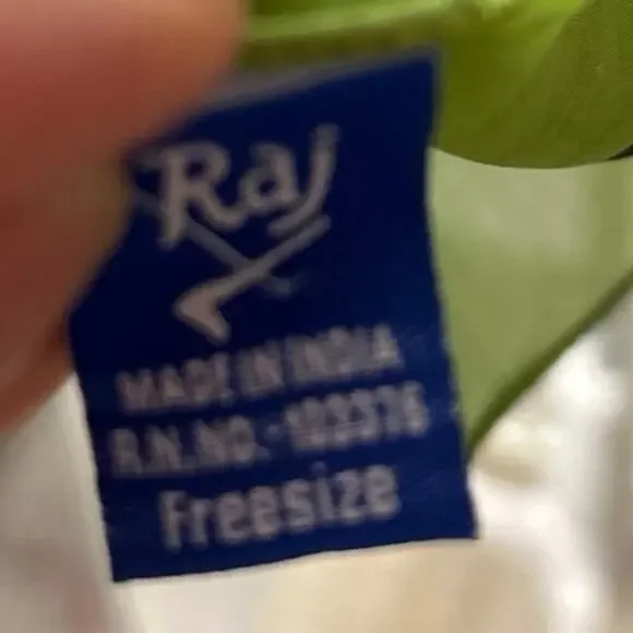 RAJ 100% Silk Green & Black Skull Print Scarf - Picture 7 of 7